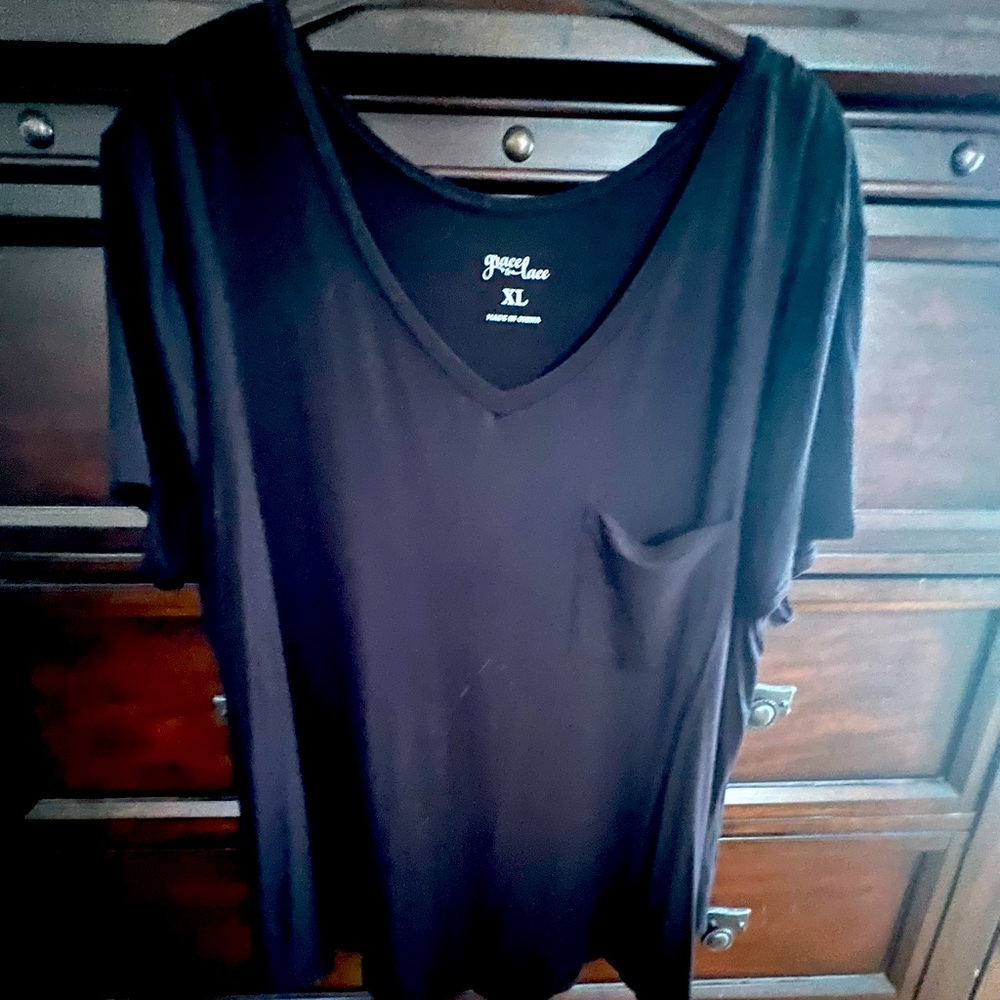 Grace & Lace Perfect Pocket tee